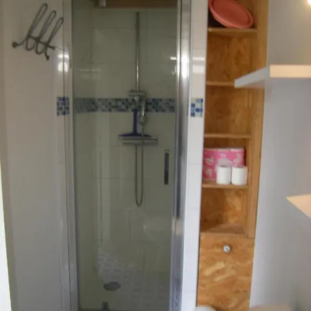 Av Gambetta Apartman *